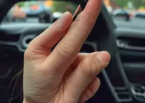 deda e cabelo encontrados dentro de carro em Cotia