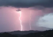 trovões e raios