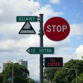 painéis de mensagens na Raposo Tavares